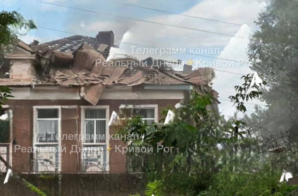 В Кривом Роге был прилёт по зданию ТЦК, сообщают местные ТГ-каналы