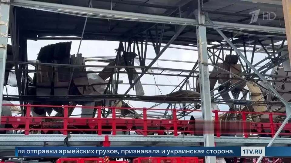 ВС РФ ударили по зданию почты с дронами ВСУ в Славянске: кадры последствий