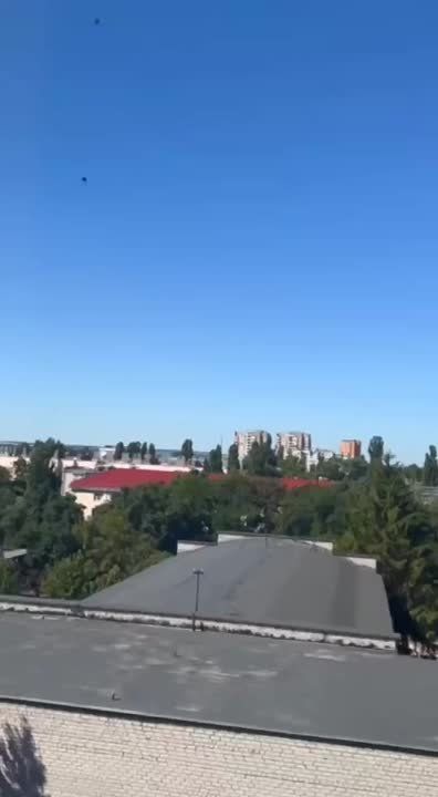 В украинском Кременчуге хорошо прилетело по зданию ТЦК