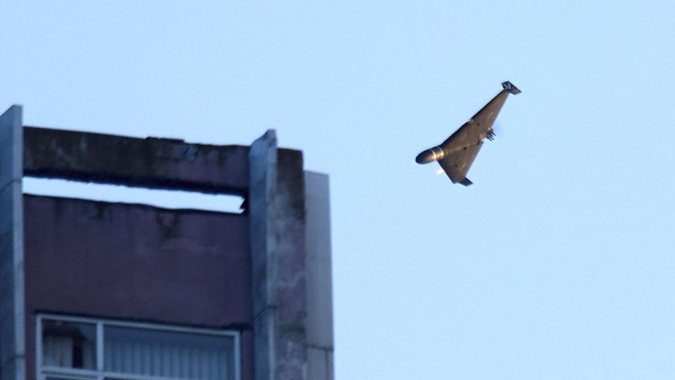 Взрывы, пожары, "что-то важное" в Луцке: ВС РФ ударили по Украине дронами и ракетами