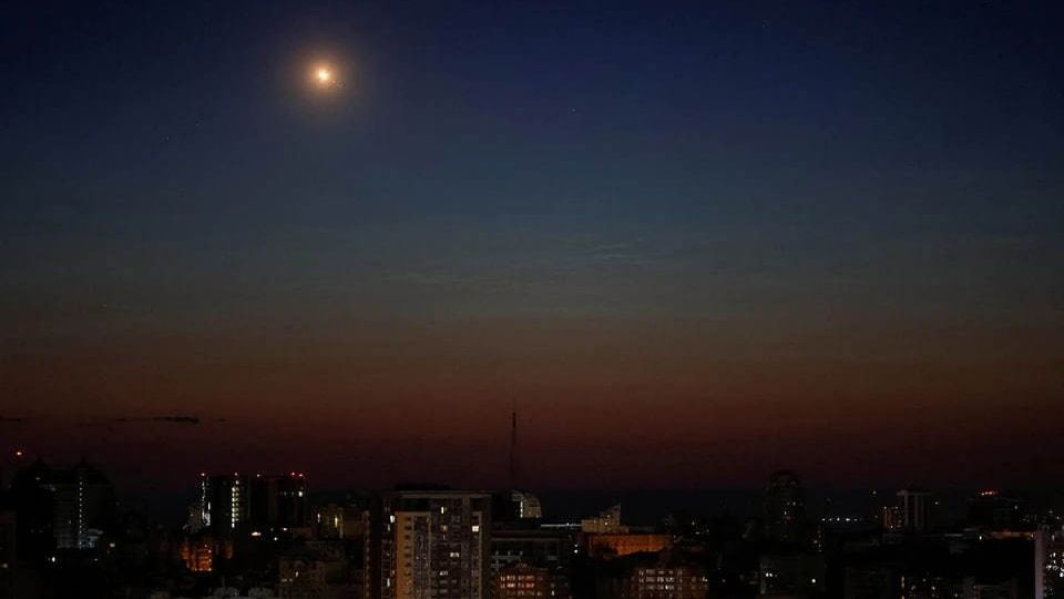 Жители Днепропетровской области распродают свое жилье за копейки: недвижимость готовы обменять даже на машину