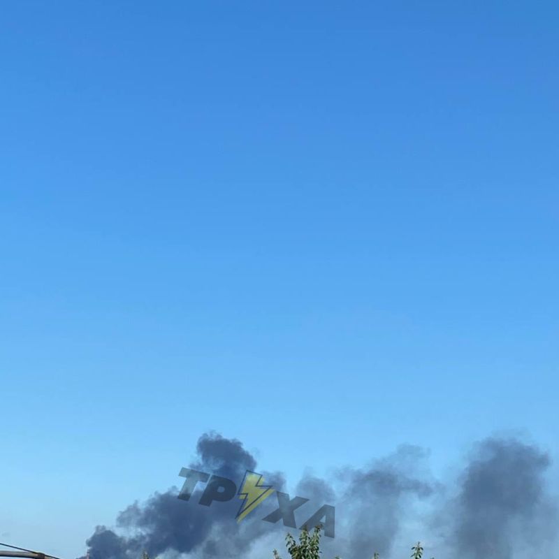 Столб дыма в Павлограде Днепропетровской области