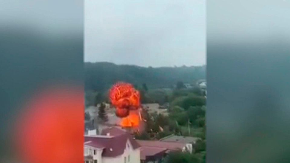 Появились кадры группового удара ВС РФ по предприятиям ВПК Украины