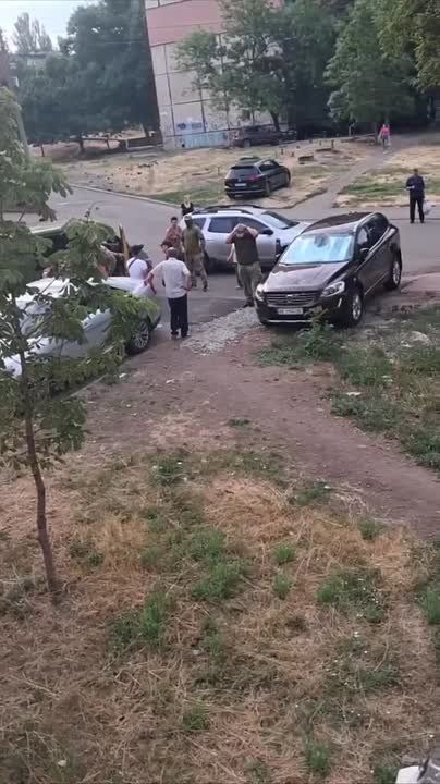 Растёт организованное сопротивление: В Кривом Роге люди встали на защиту от ТЦКшников