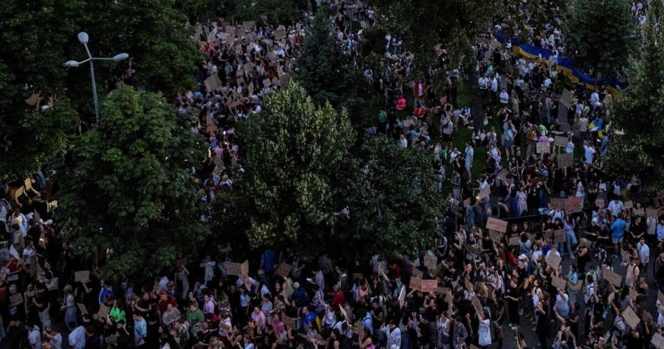 Украинцы вышли на новые акции протеста против ограничений полномочий НАБУ