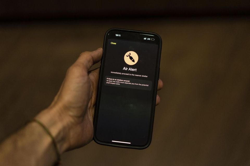 В шести областях Украины объявили воздушную тревогу