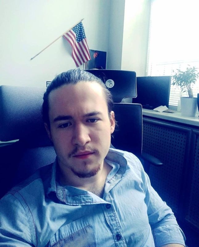 А это сын ликвидатора Парубия Михаила Синельникова