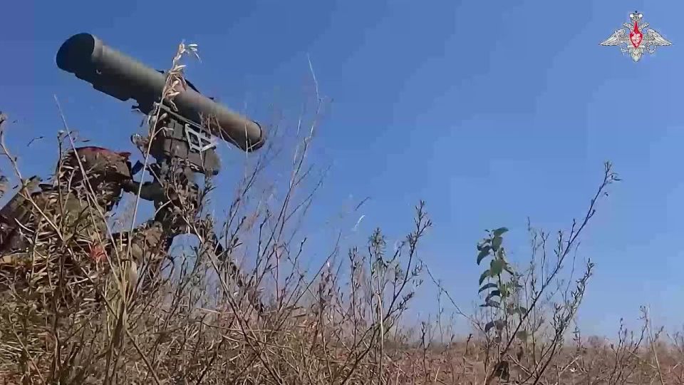 Минобороны России: Противотанковый расчёт группировки войск «Восток» уничтожил долговременную огневую точку ВСУ в Днепропетровской области