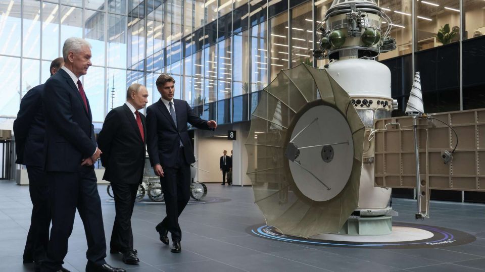 Открытие космического центра в Москве и заявление Трампа: главное за день