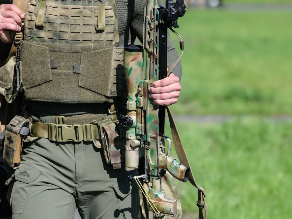 Штурмовик полчаса прятался под водой от обстрелов ВСУ