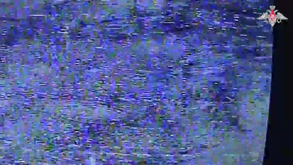Минобороны России: Пикируют прямо в цель. 00:00 Операторы ударных FPV-дронов группировки войск «Восток» уничтожили автомобильную технику противника в Днепропетровской области