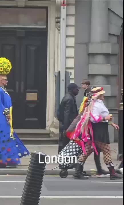 Атмосфера в Британии. Самый главный глобалист пошёл