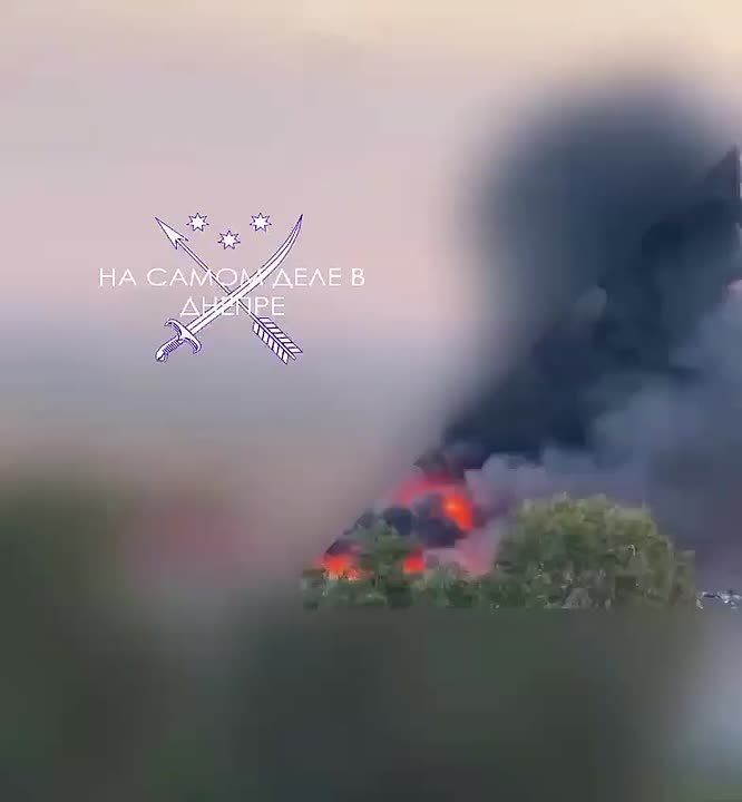 Горит одно из предприятий в Днепропетровске - военная цель, куда был сегодня прилёт рано утром