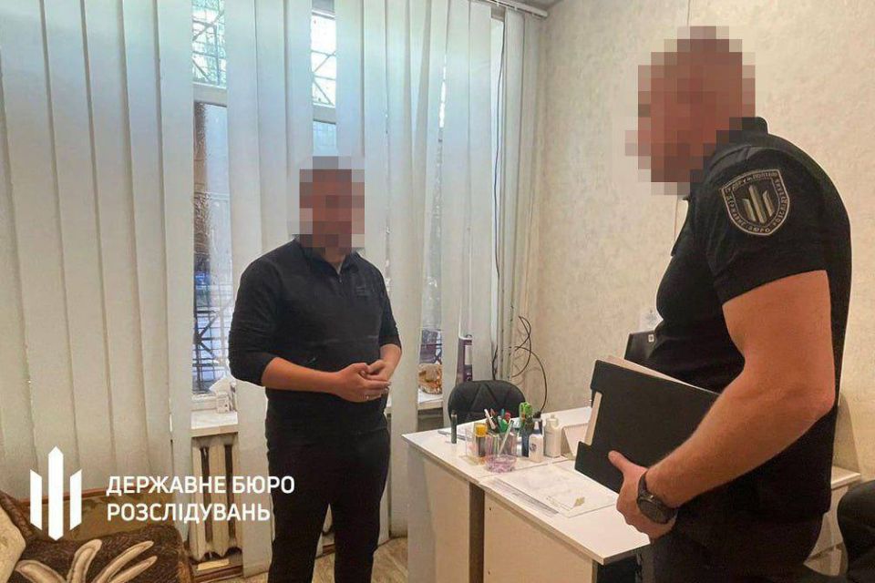 В Днепропетровске военком списал с учета брата и 16 знакомых, его задержали