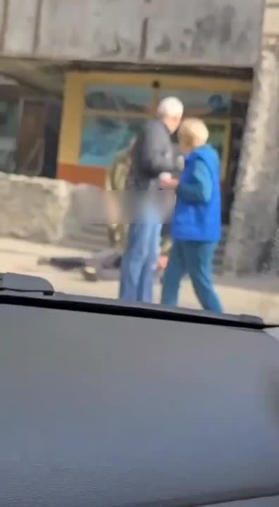 Армен Гаспарян: Шуцманы бусифицируют пенсионера в Днепре