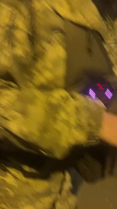 Только что свора карателей на улице Совхозной в Днепропетровске схватила мужчину и затолкала в микроавтобус