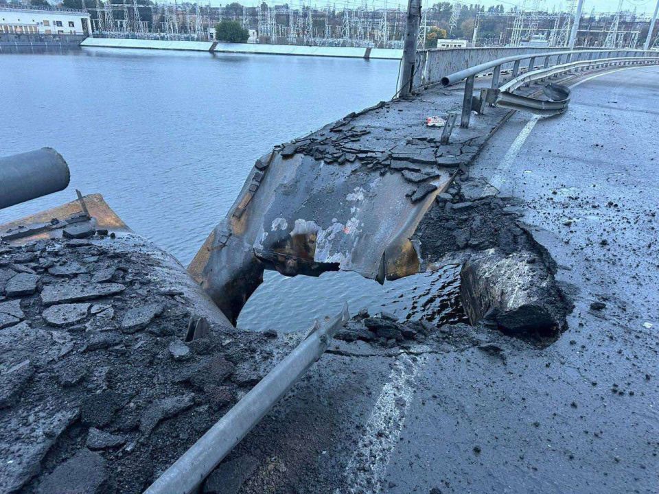 Последствия прилёта по ДнепроГЭС