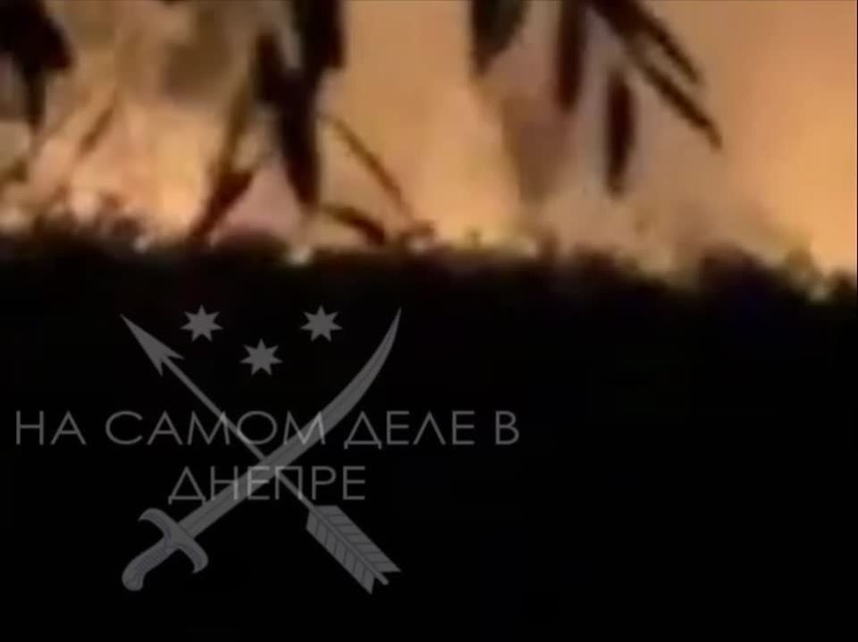 Пригород Днепропетровска, посёлок Краснополье — пожар после ударов Гераней по целям