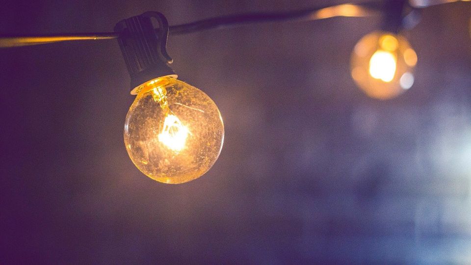 Несколько регионов Украины остались без света: последствия ударов ВС РФ