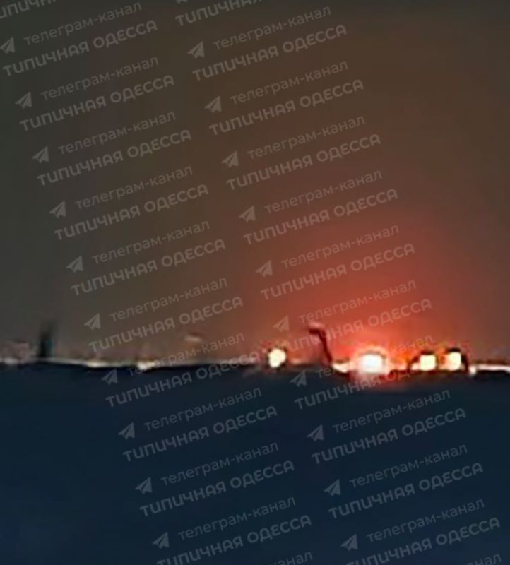 В Одессе гремят взрывы, пишут в местных каналах