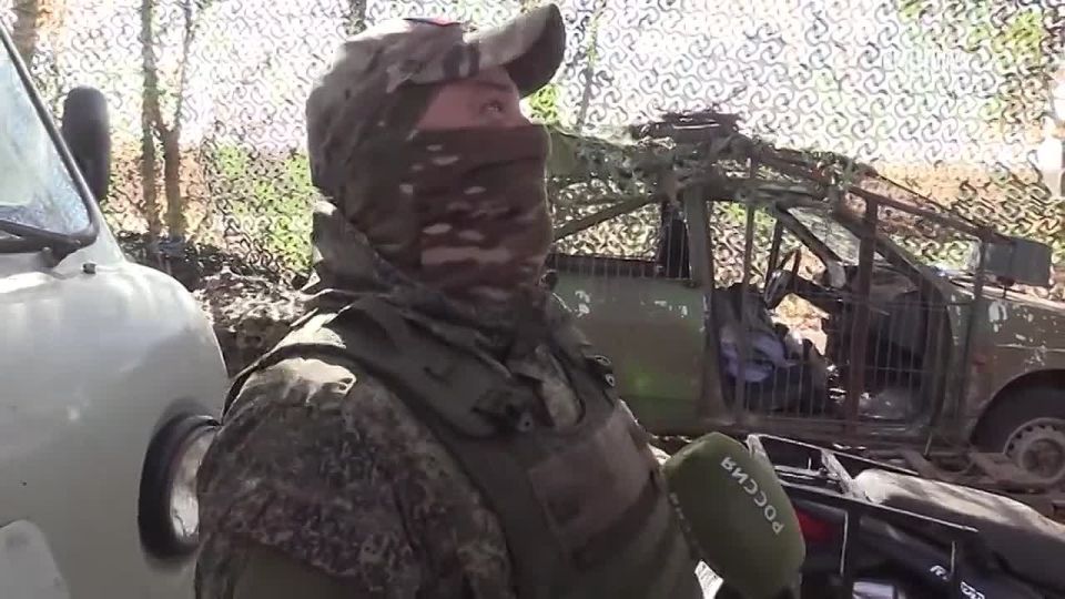 11111 Бойцы 71-го гвардейского полка из состава группировки "Днепр" наступают на ореховском направлении