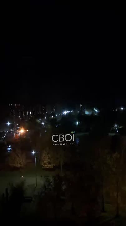 В Кривом Роге после удара молнии пропал свет