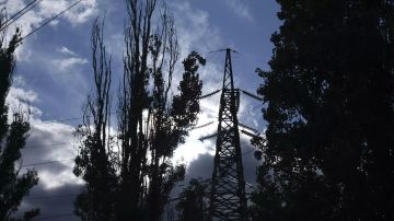 Экстренные отключения света ввели в ряде регионов Украины