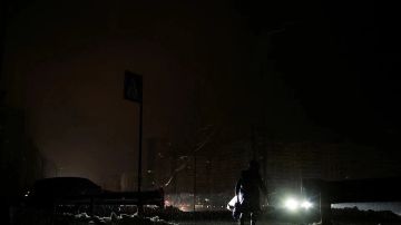 В Кривом Роге после удара молнии пропало электричество