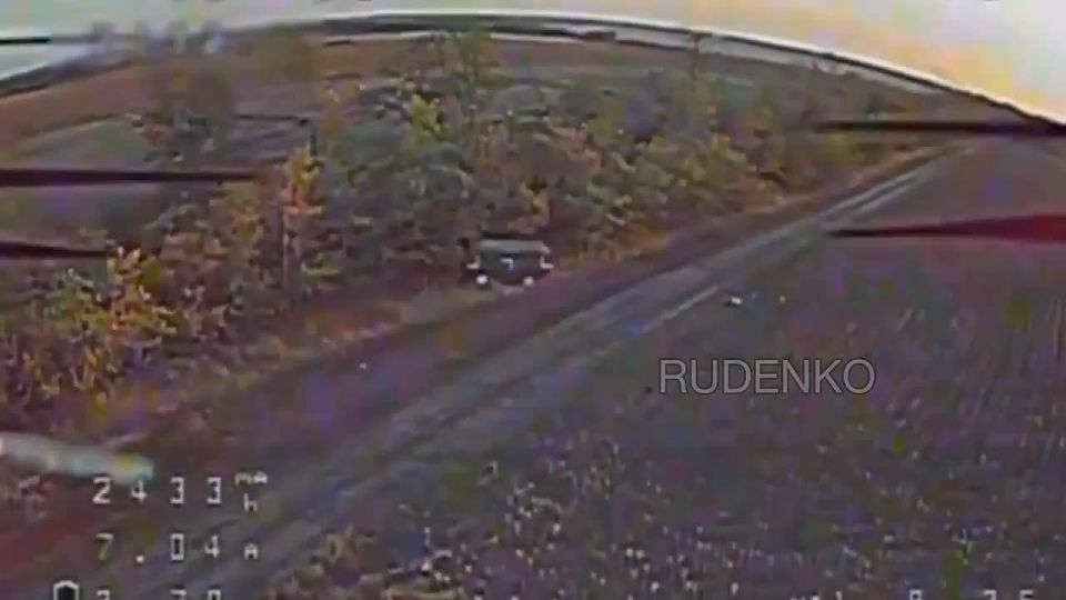 Андрей Руденко: В районе населённого пункта Великомихайловка Днепропетровской области расчёт разведывательного БпЛА выявил движение автомобильной техники, на которой украинские боевики перевозили личный состав для усиления...