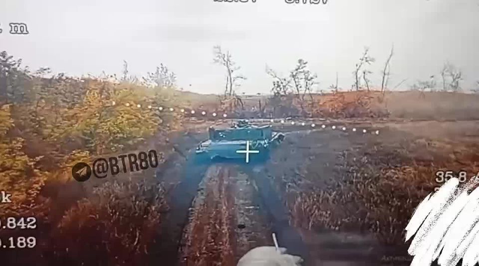 В районе Покровска дрон РФ подбил ещё один танк противника