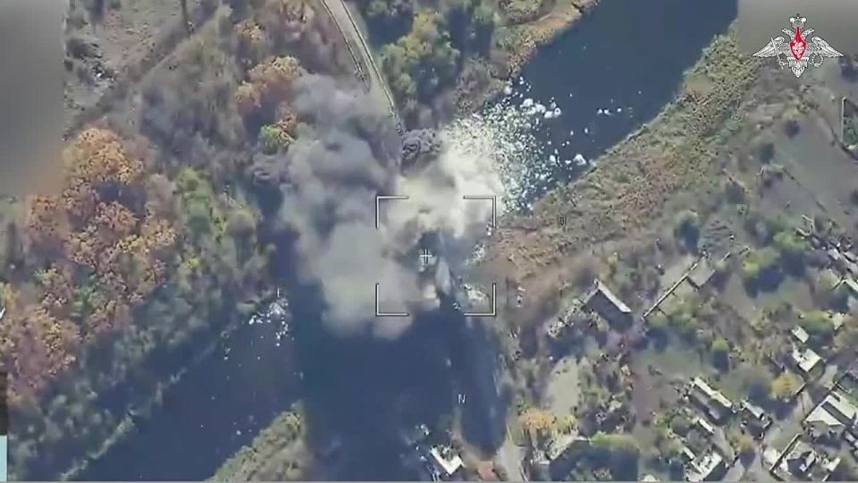 Российские ВКС нанесли удар авиабомбами ФАБ по мосту через реку Волчья в Днепропетровской области