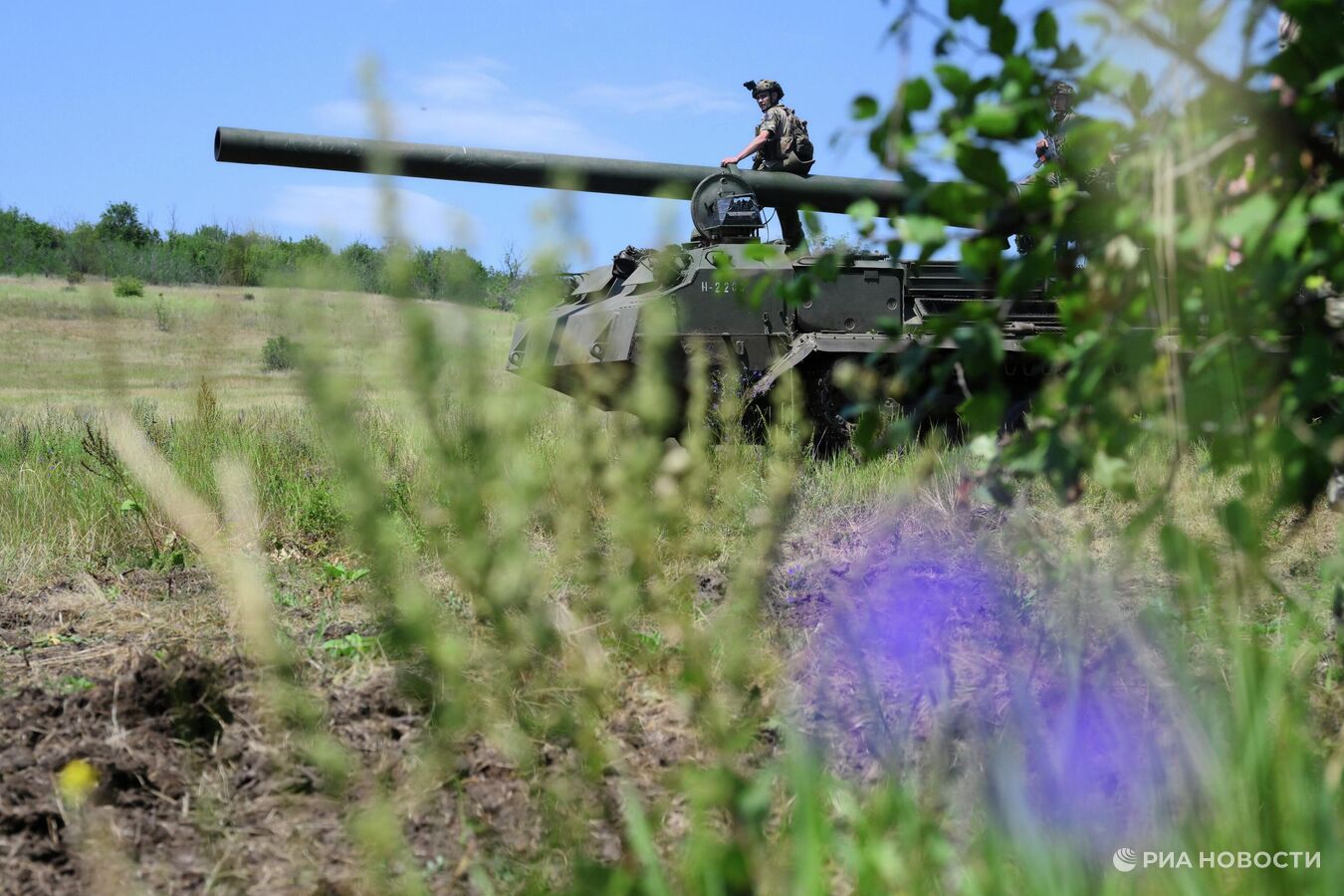 Войска "Востока" продолжили продвижение в глубину обороны противника