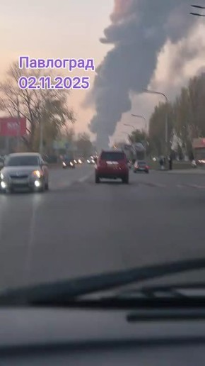 Новые кадры серьёзного пожара в Павлограде после нанесённых ударов