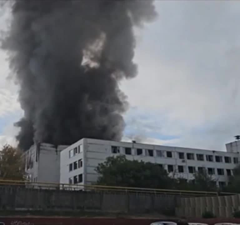 Ночью и ранним утром баллистическими ракетами "Искандеров" были атакованы цели в Днепропетровске, Запорожье (на видео), и Ромнах