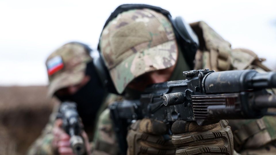 "На одном месте не засиживаемся": командир взвода рассказал про тактику борьбы с дронами-ждунами