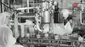 Олег Царёв: 4 ноября 1937 года в Москве впервые появилось легендарное советское мороженое «Пломбир» — сливочный десерт, ставший впоследствии символом эпохи и национальной гордостью