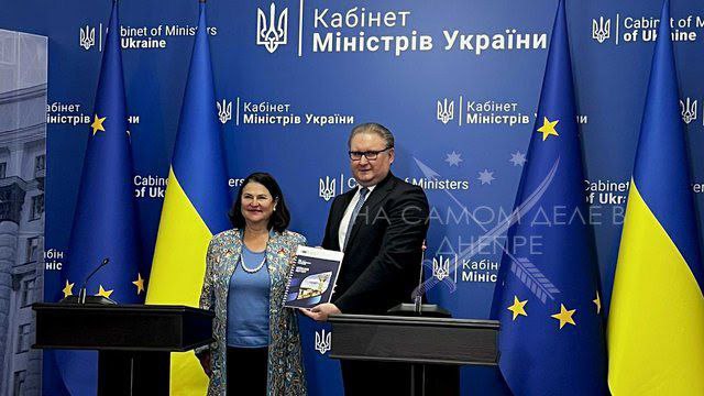 "Еврокомиссия в своем докладе о прогрессе евроинтеграции Украины назвала ограничения военного положения сбалансированными", — вице-премьер по вопросам европейской и евроатлантической интеграции Украины Тарас Качка