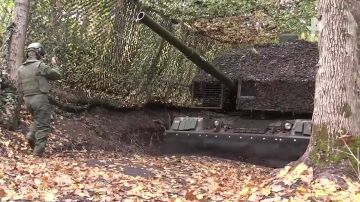 Экипажи танков Т-80БВМ группировки войск "Восток" уничтожили позиции ВСУ в Днепропетровской области