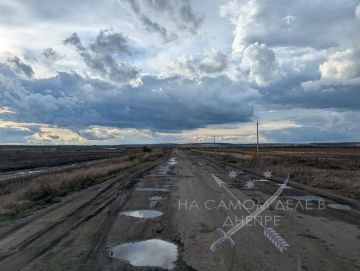 Нардепка Безумная Безуглая пожаловалась, что в Днепропетровской области нет фортификаций, на юге ничего не подготовлено: это фото сделано там на прошлой неделе - "килл-зона" без сеток и обороны