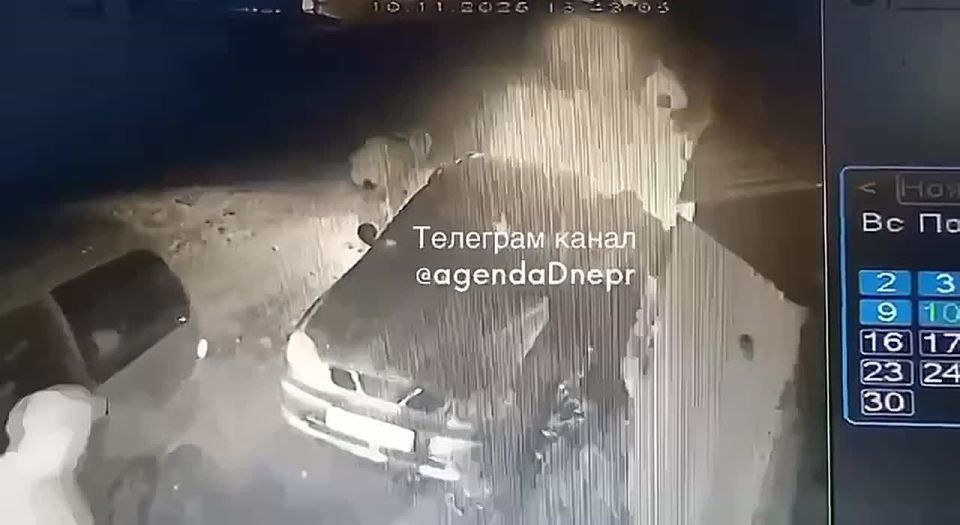 В Днепропетровске #людоловы прокололи колёса автомобиля, разбили стёкла и похитили мужчину вместе с его взрослым сыном