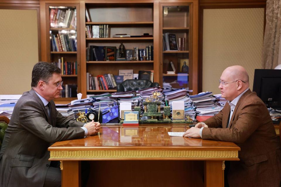 Губернатор Севастополя и вице-премьер РФ обсудили вопросы топливной и энергетической безопасности города-героя