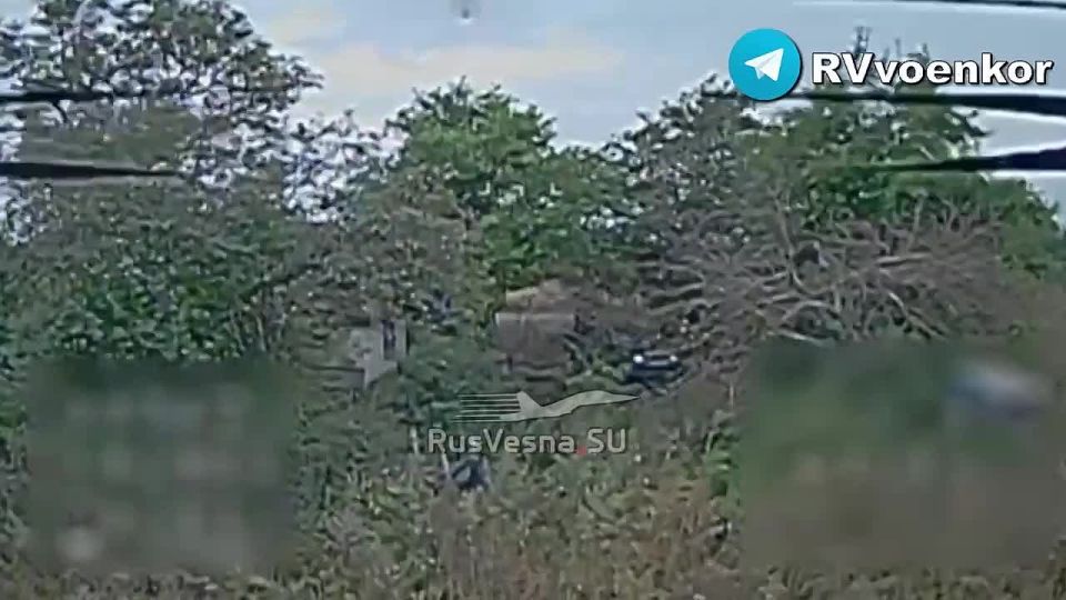 Операторы ФПВ поражают цели, поддерживая наступление в районе Новопавловки Днепропетровской области