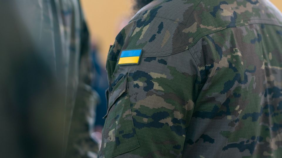 Шли прямо по своим минам: солдаты ВСУ позорно бежали от армии России в Орестополе