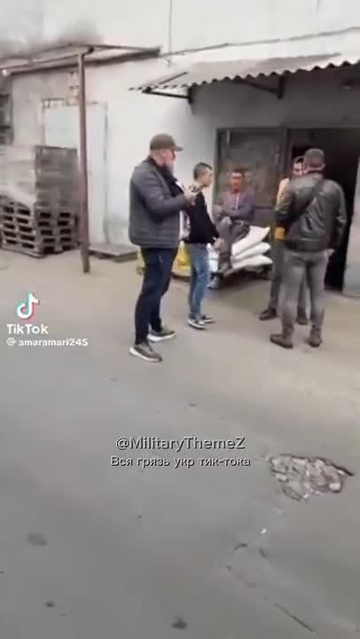 А в Днепропетровске полицаи решили разгуляться