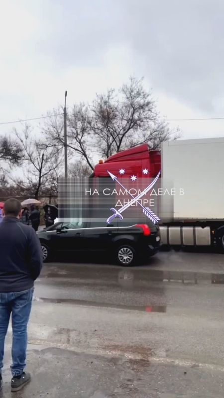 Жители ж/м Северный протестуют против постоянного отключения воды