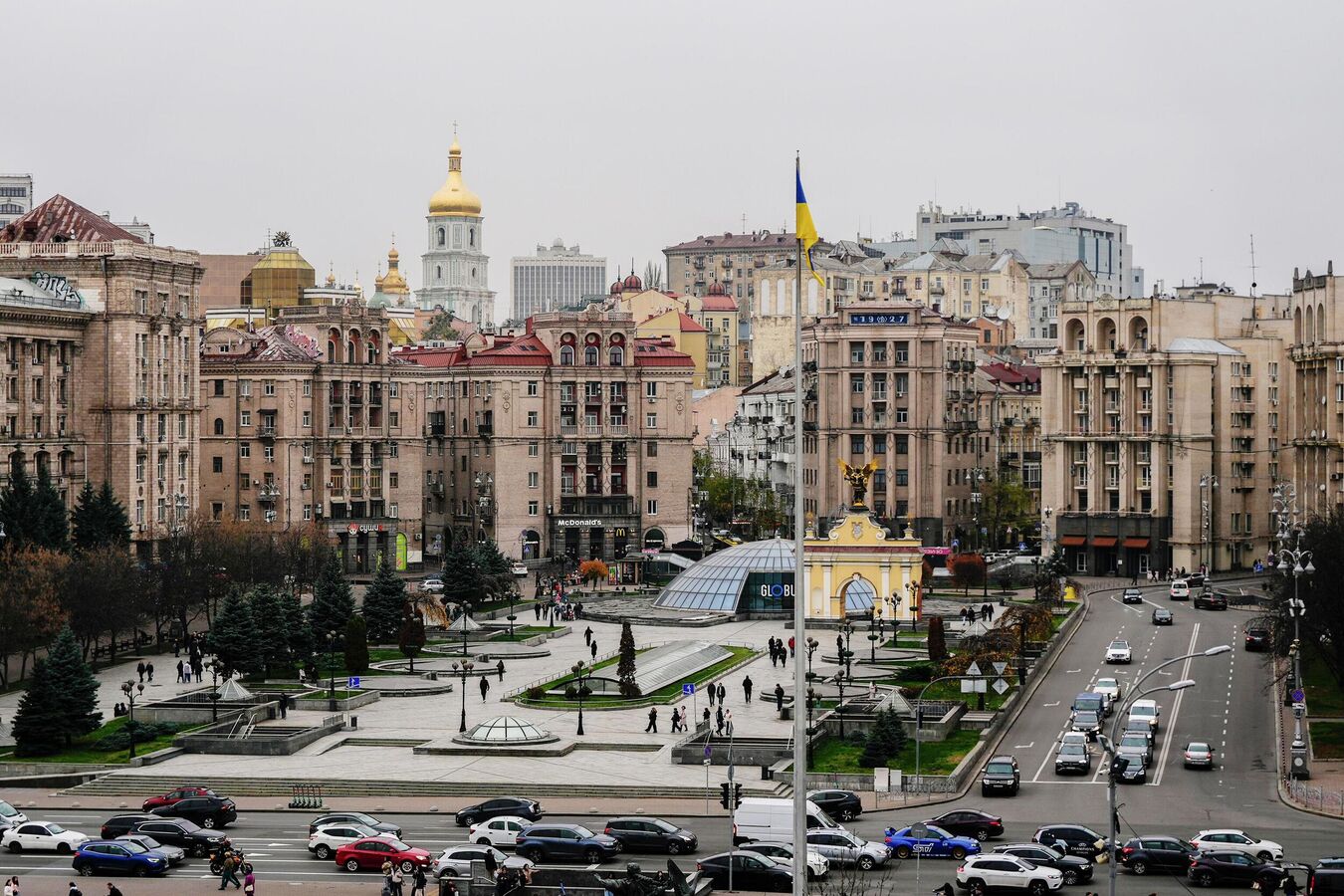 В Киеве прогремели четыре серии взрывов