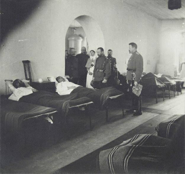 Георгиевский крест от Императора — прямо на больничной койке