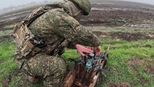 Наши бойцы уничтожили пункт управления дронами ВСУ вместе с личным составом на правом берегу Днепра, сообщил губернатор Херсонской области Владимир Сальдо