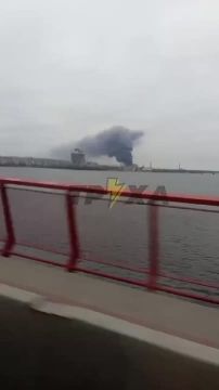 Ещё кадры после прилёта крылатых ракет в Днепропетровске