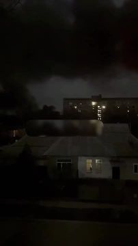 Юлия Витязева: В Днепропетровске продолжается сильный пожар после ночного прилета